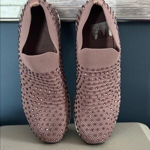 NWOB Kenneth Cole Cameron Jewel Jogger Slip-On Sneakers with Rhinestones